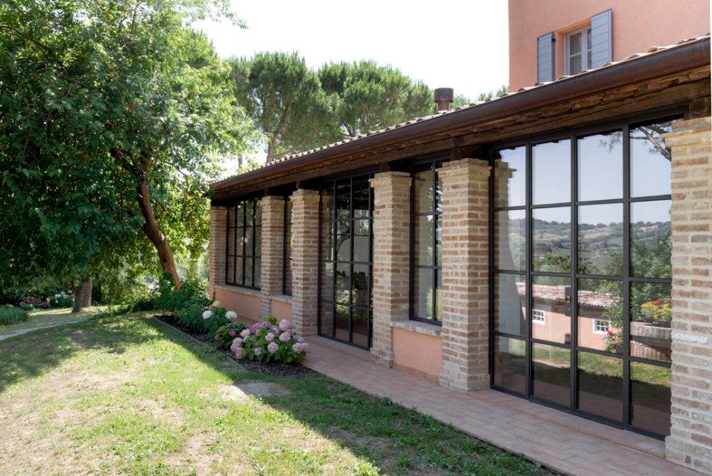 infissi acciaio edificio storico