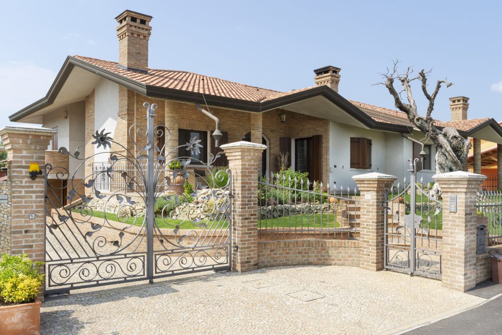 cancello in ferro battuto
