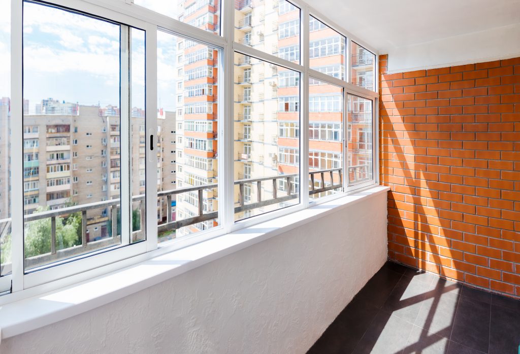chiudere balcone con vetri
