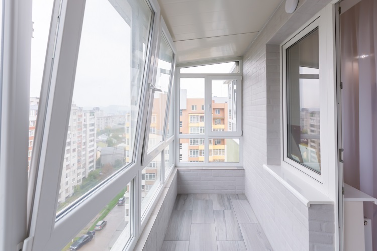 chiudere balcone con vetrate