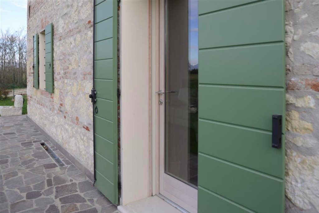 scuri in legno
