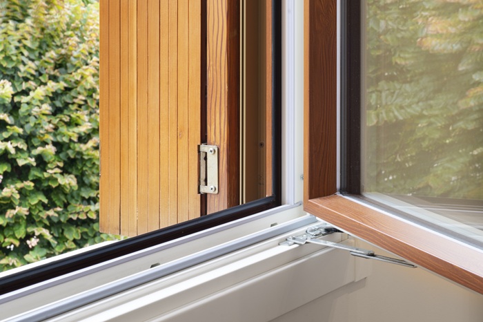 infissi alluminio finto legno