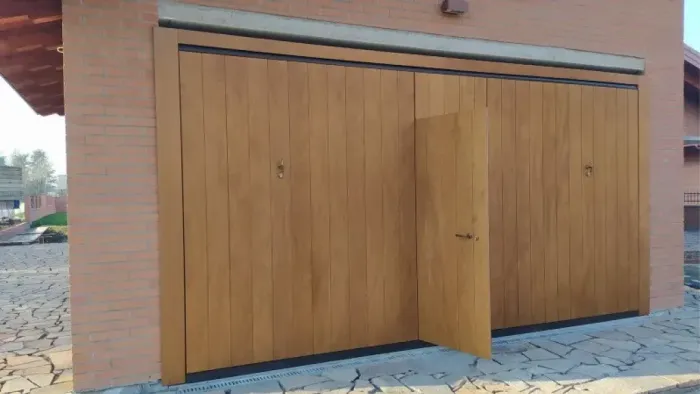 portoni garage legno
