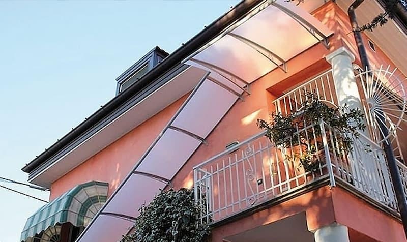 pensilina per scala