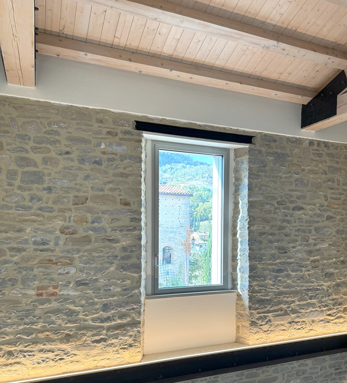 finestre minimal grigio