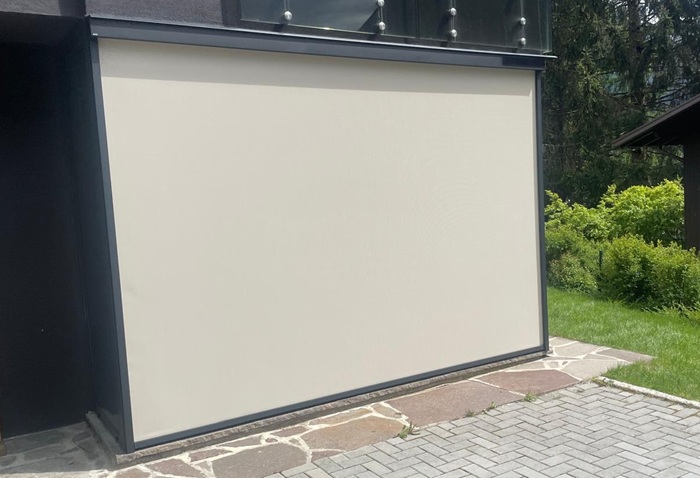 tenda oscurante ad energia solare