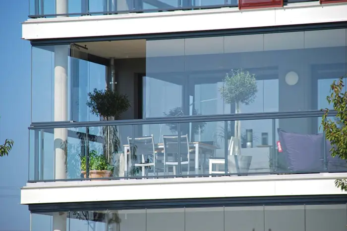 vetrata sul balcone