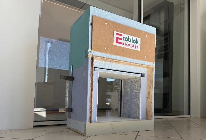 Monoblocco per tapparelle blindate in cantiere prima della posa