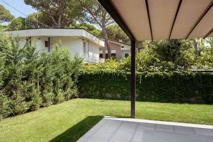 Pergolato con copertura in telo, differenza rispetto alla veranda chiusa