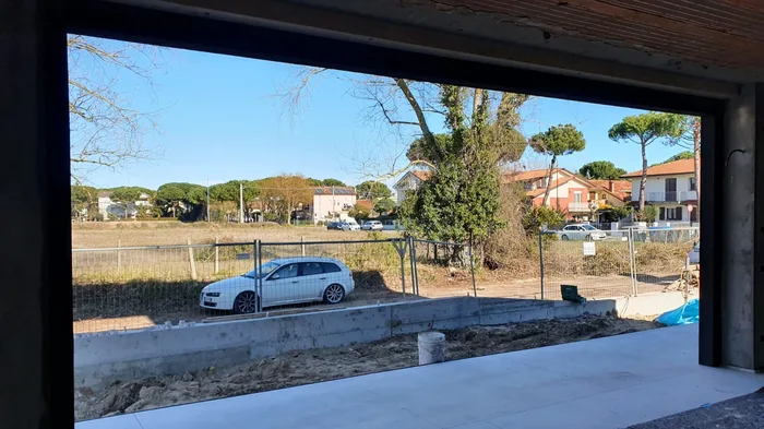 Vano di finestra in cantiere durante la sostituzione degli infissi, intervento che dà diritto alla detrazione